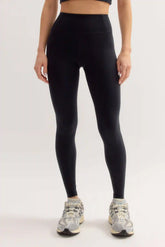 Black FLOAT Ultralight Legging